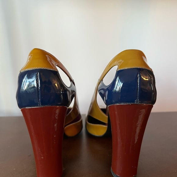 NWT Prada Patent Leather Colorblock Pattern Pumps - Picture 4 of 11